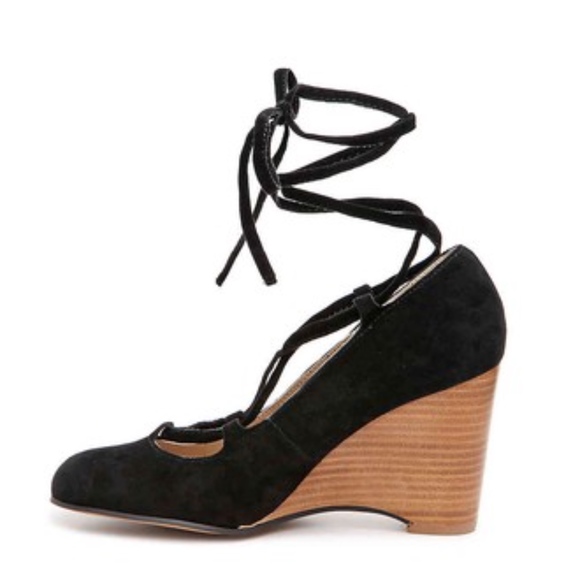 Adrienne Vittadini Smily  Lace up Wedges - Picture 3 of 6